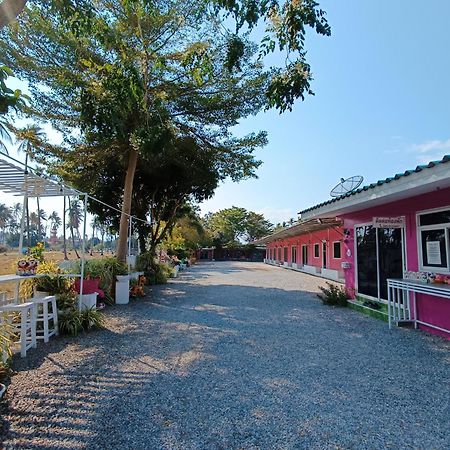 Saan Rak Resort Prachuap Khiri Khan Buitenkant foto
