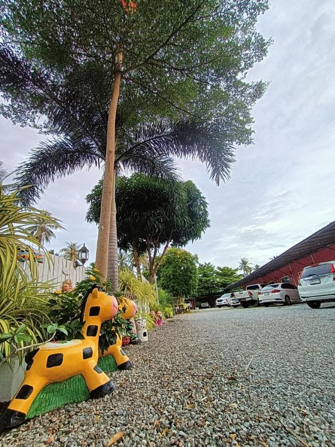 Saan Rak Resort Prachuap Khiri Khan Buitenkant foto