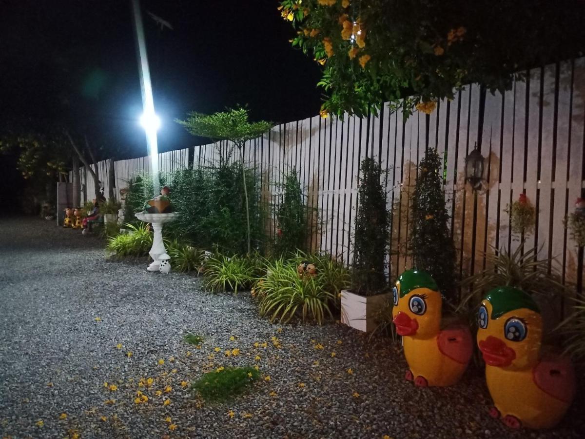 Saan Rak Resort Prachuap Khiri Khan Buitenkant foto