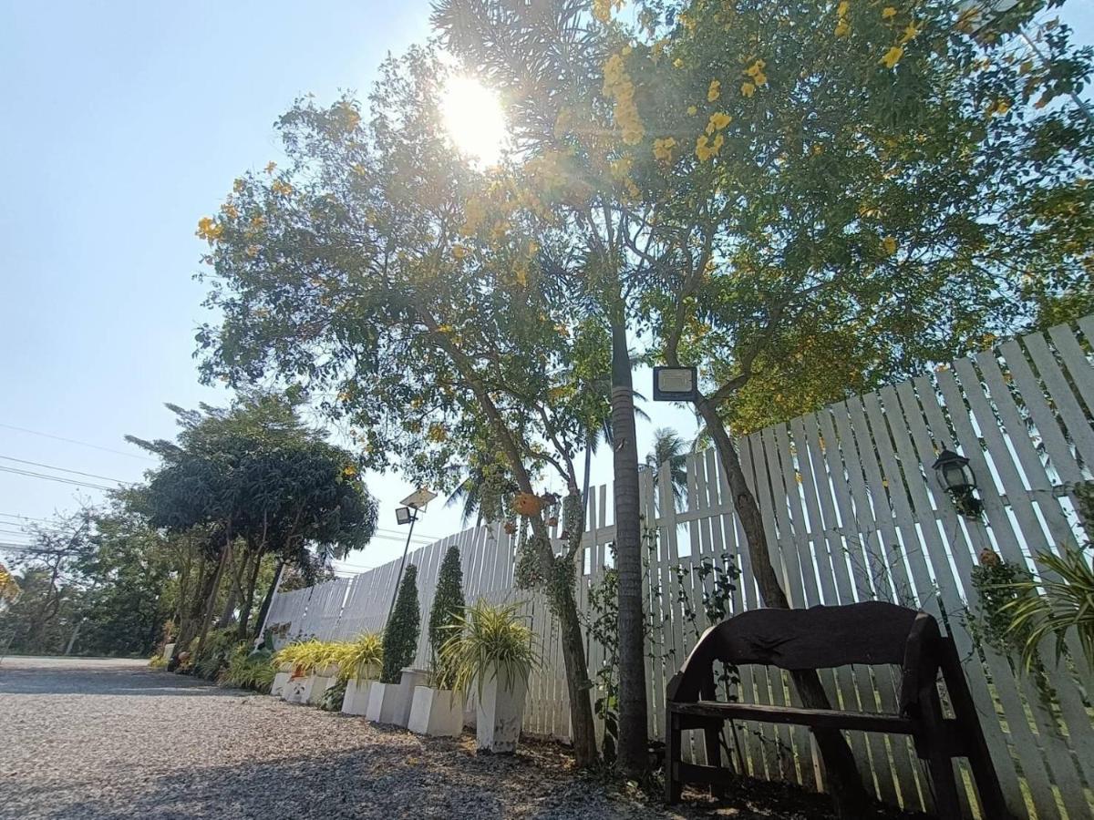 Saan Rak Resort Prachuap Khiri Khan Buitenkant foto