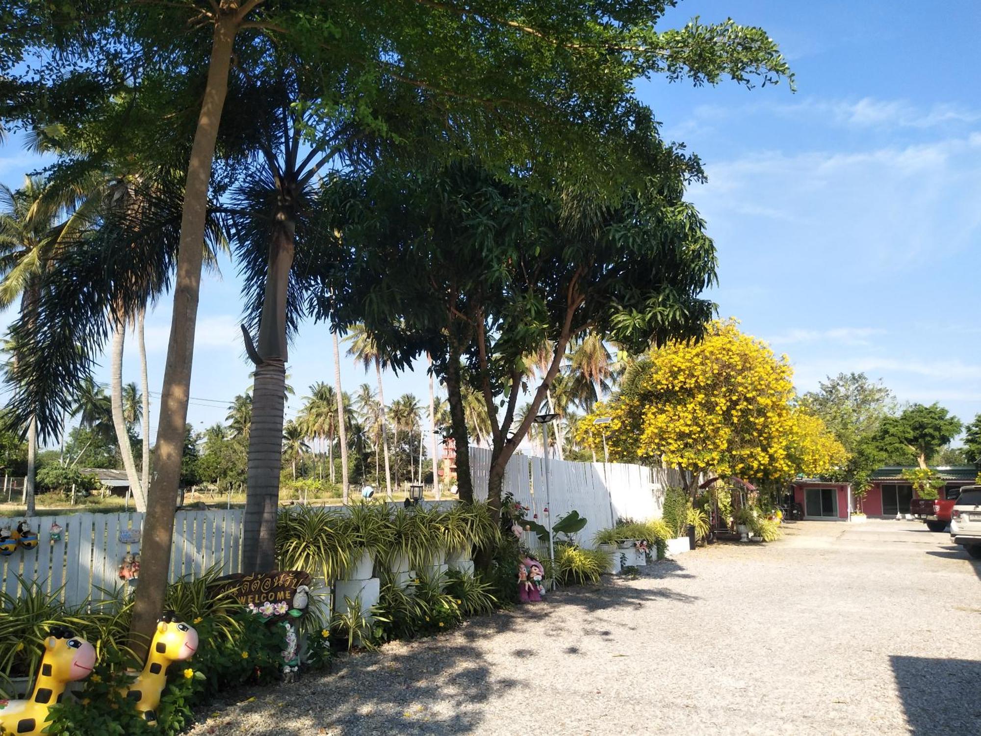 Saan Rak Resort Prachuap Khiri Khan Buitenkant foto