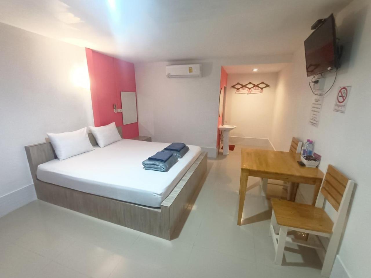 Saan Rak Resort Prachuap Khiri Khan Buitenkant foto