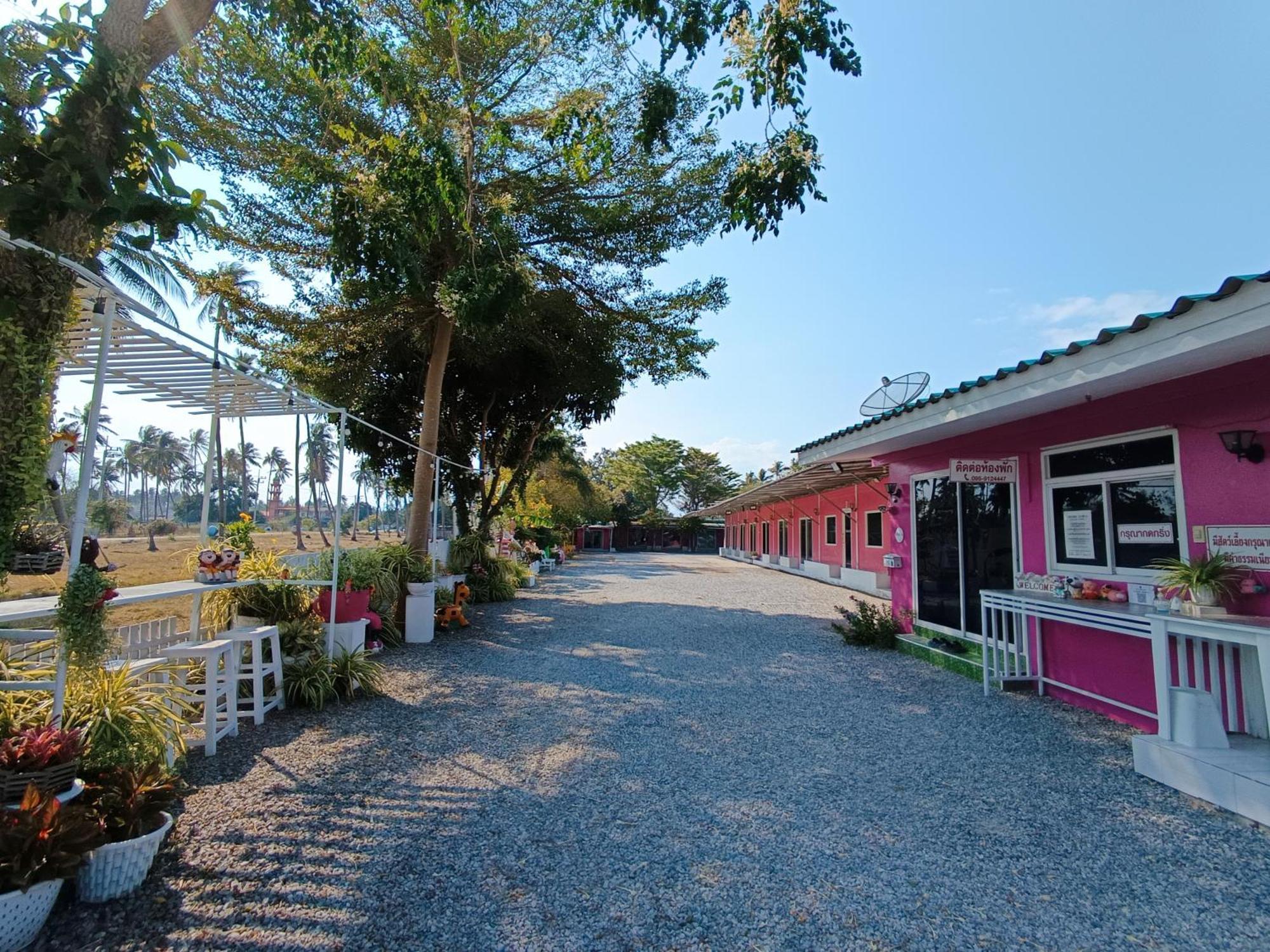 Saan Rak Resort Prachuap Khiri Khan Buitenkant foto