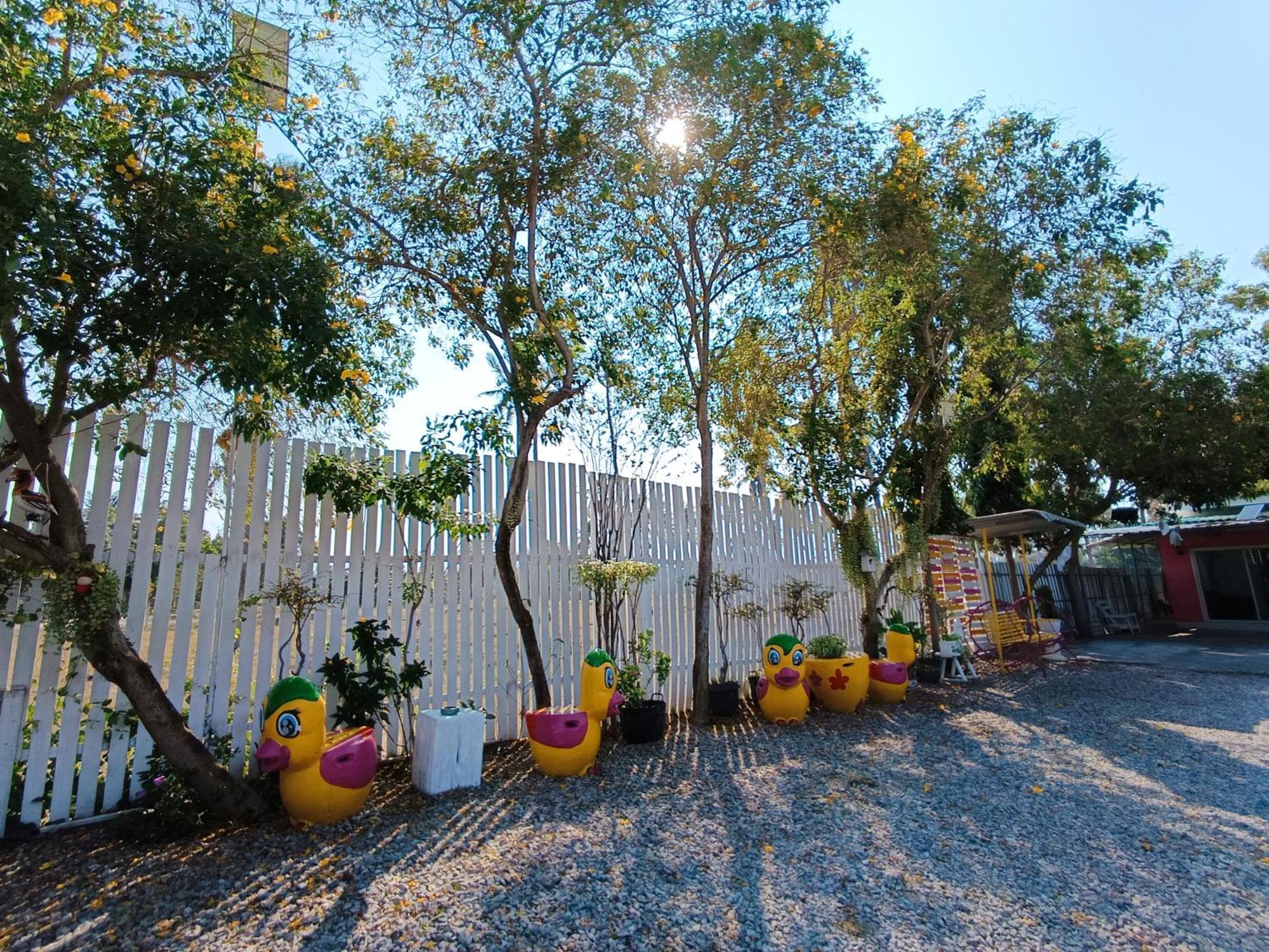 Saan Rak Resort Prachuap Khiri Khan Buitenkant foto
