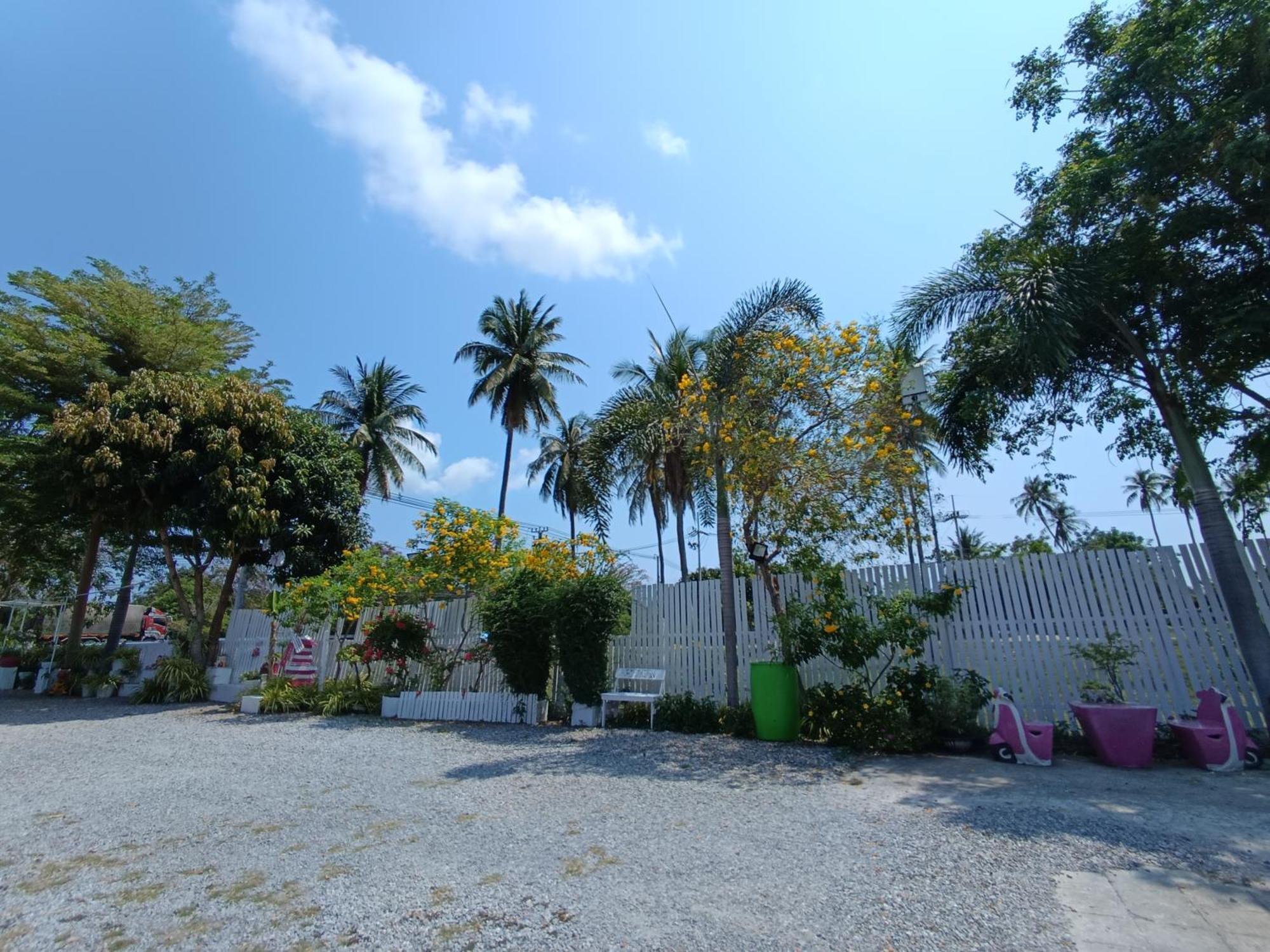 Saan Rak Resort Prachuap Khiri Khan Buitenkant foto